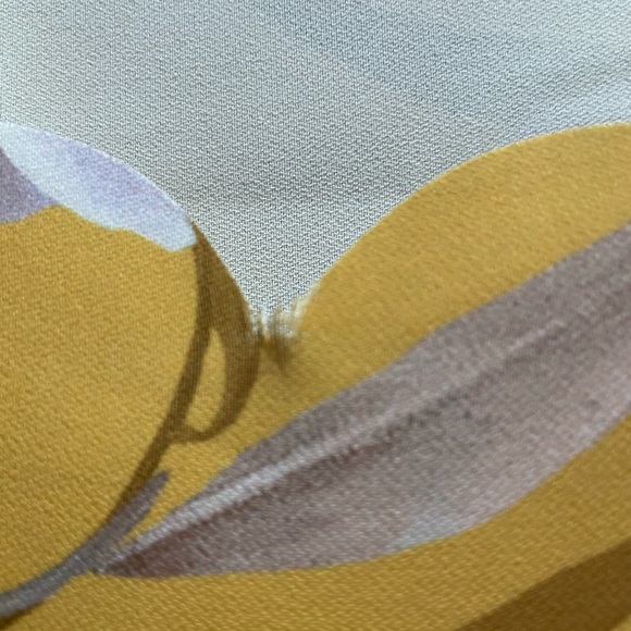 Ted Baker Yellow Floral Tank w/Scalloped Neckline. Excellent condition. Size 1. - Picture 5 of 5